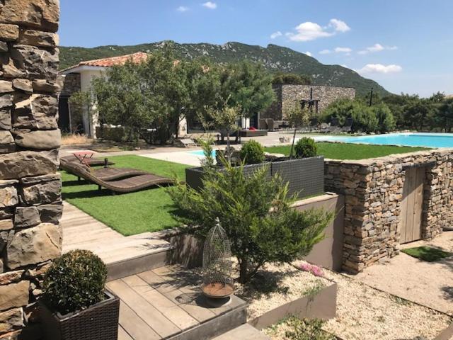 Le Domaine Du Cade-Gites D'Exception 4Etoiles "La Villa Du Cade" Cazevieille Exterior photo